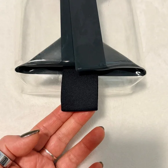 Cadence Parcel Toiletry bag size medium clear black wipes clean like new - Picture 2 of 3